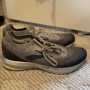 Brooks Levitate 2